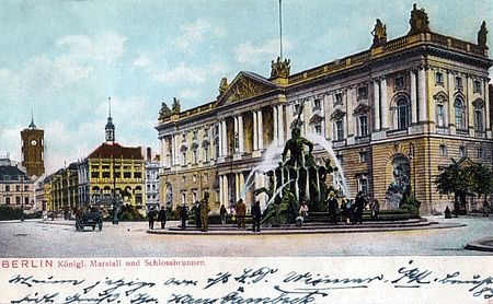 Historische Postkarte: Neuer Marstall und Neptunbrunnen am Schloßplatz