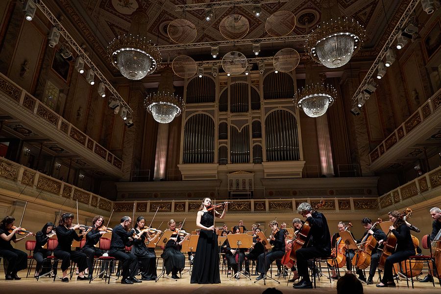 Kammerorchester aus Studierenden auf der Bühne des Berliner Konzerthauses