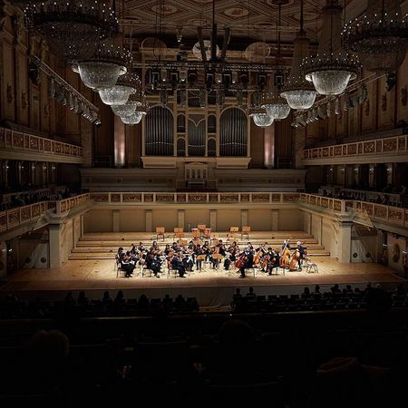 Orchester auf der Bühne des Berliner Konzerthauses