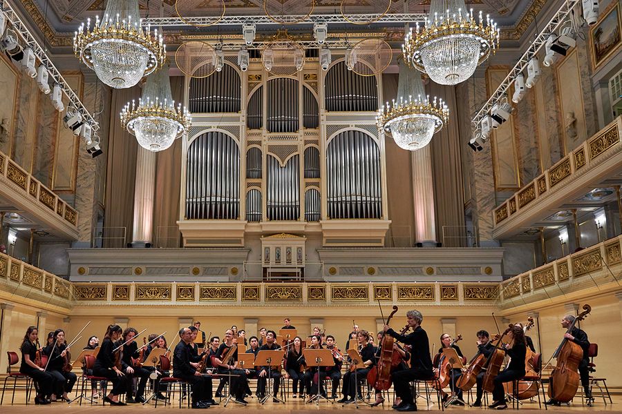 Kammerorchester auf der Bühne des Berliner Konzerthauses