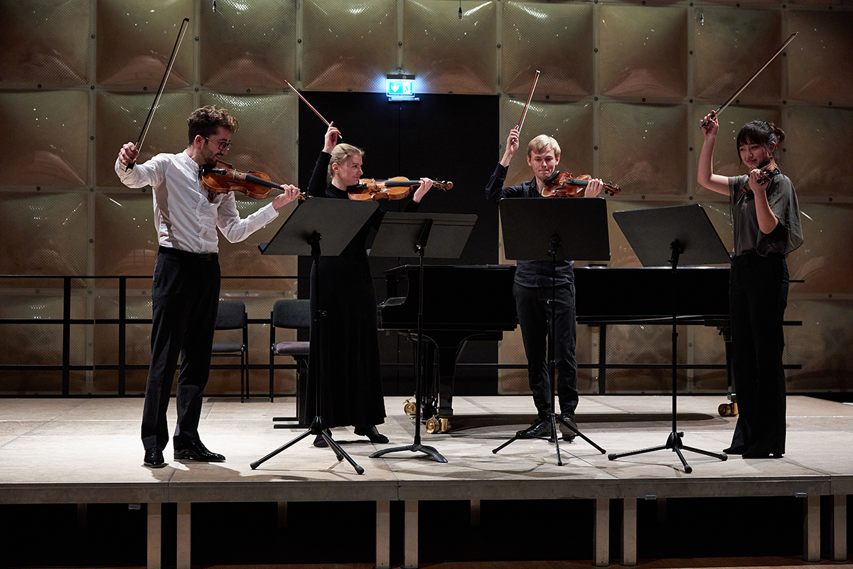 Streichquartett aus Studierenden auf der Bühne