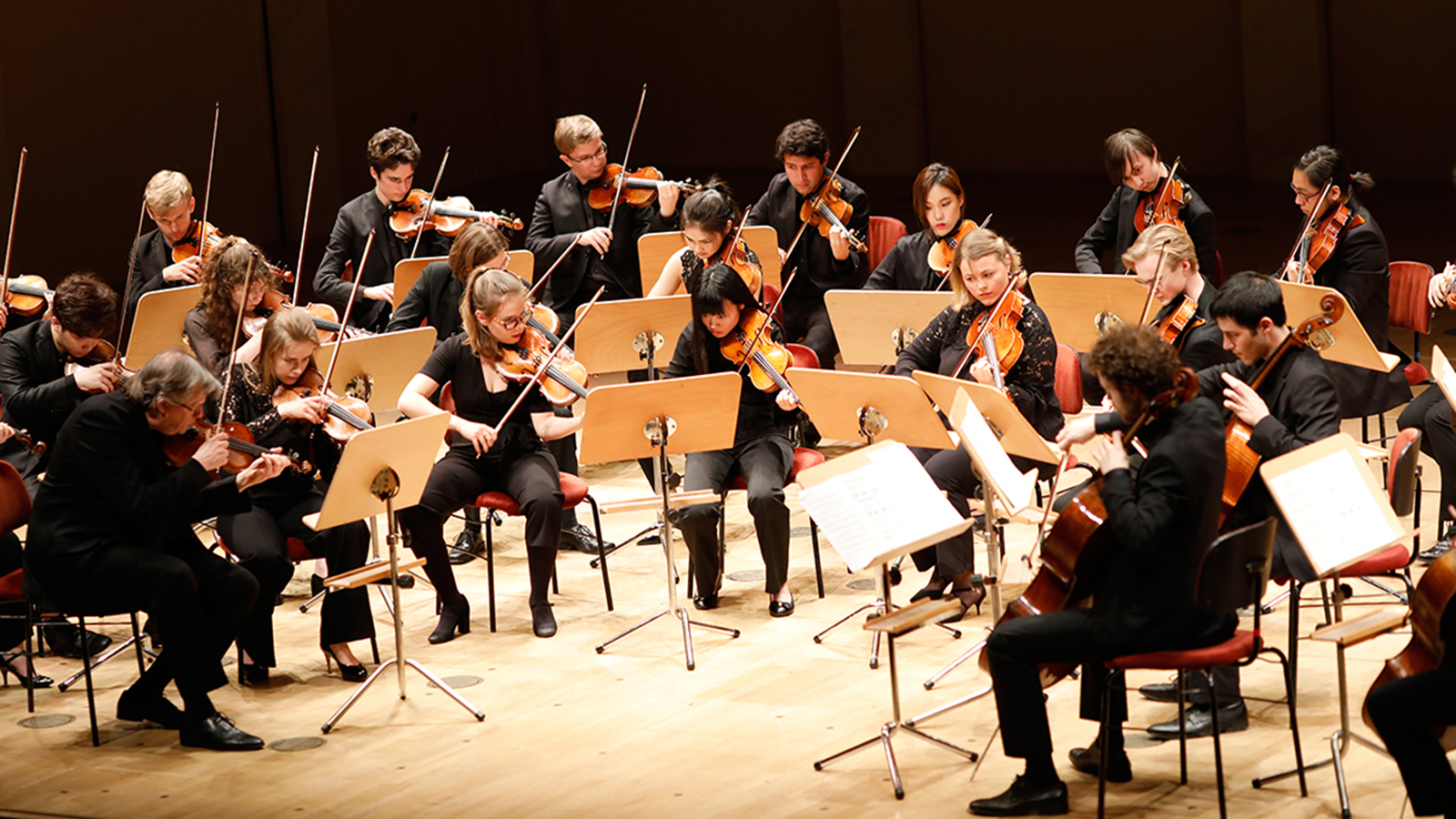 Kammerorchester auf der Bühne 